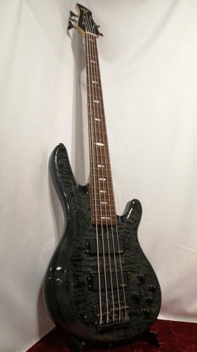Guitare basse électrique